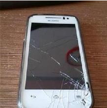 华为手机防止碎屏
:手机碎屏变“花脸”了，怎么办？